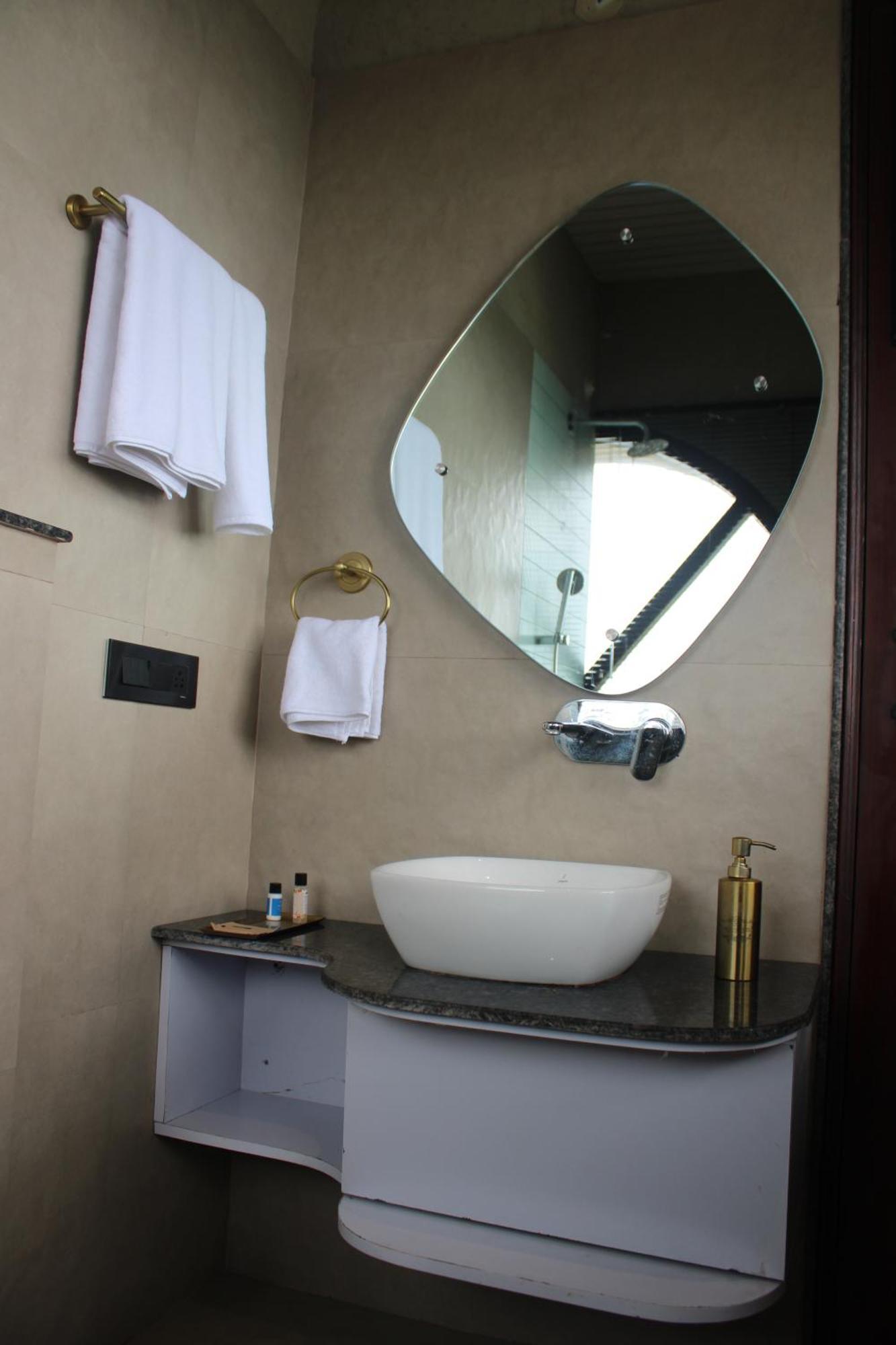 Himalayan Hobbit House Otel Almora Dış mekan fotoğraf